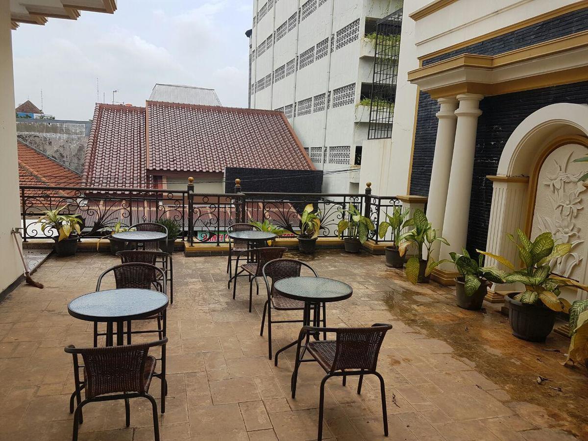The Backpacker Semarang Hostel Екстериор снимка