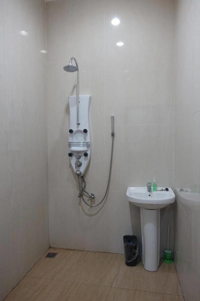 The Backpacker Semarang Hostel Екстериор снимка