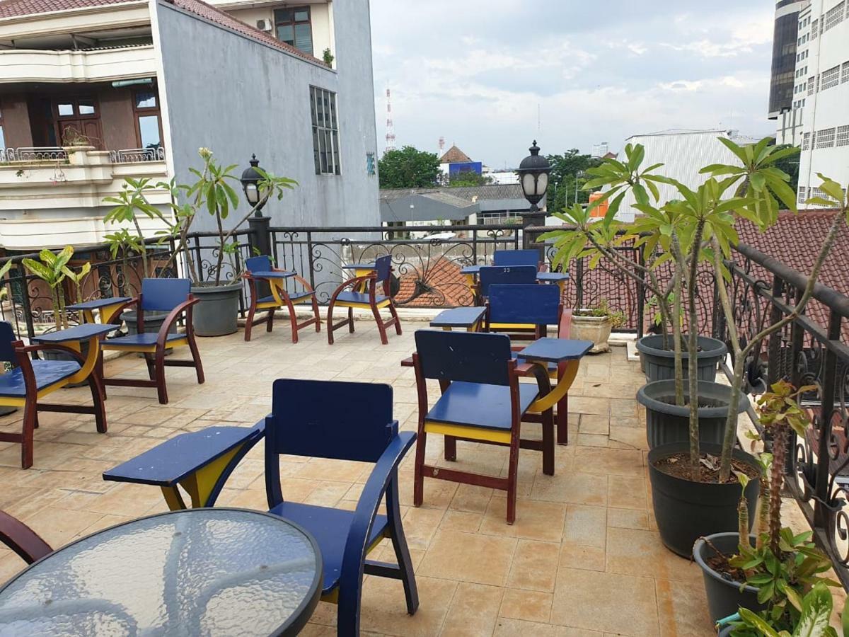 The Backpacker Semarang Hostel Екстериор снимка