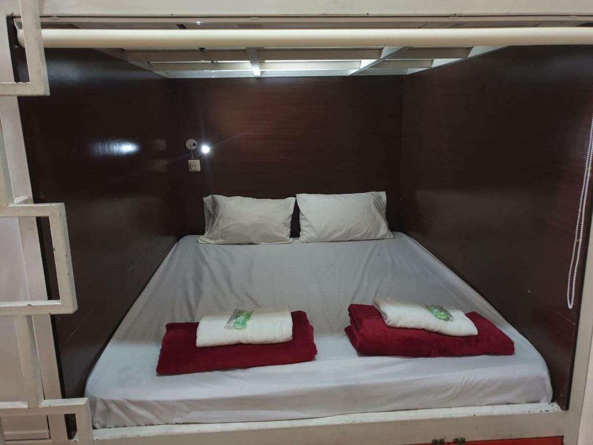 The Backpacker Semarang Hostel Екстериор снимка